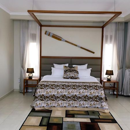 Akasu Bed And Breakfast Kampala Bagian luar foto