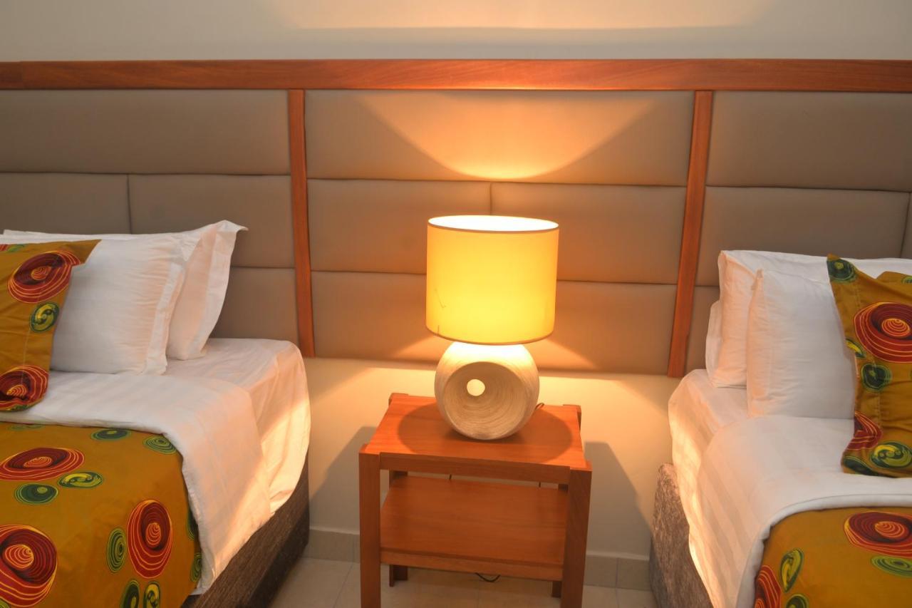 Akasu Bed And Breakfast Kampala Bagian luar foto