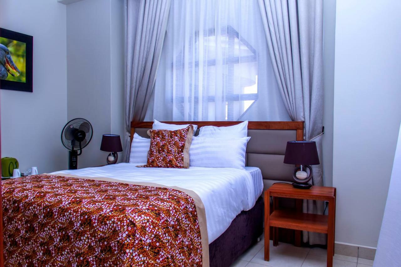 Akasu Bed And Breakfast Kampala Bagian luar foto