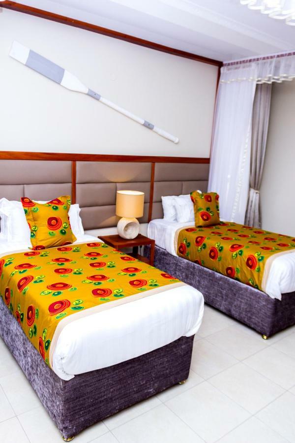 Akasu Bed And Breakfast Kampala Bagian luar foto
