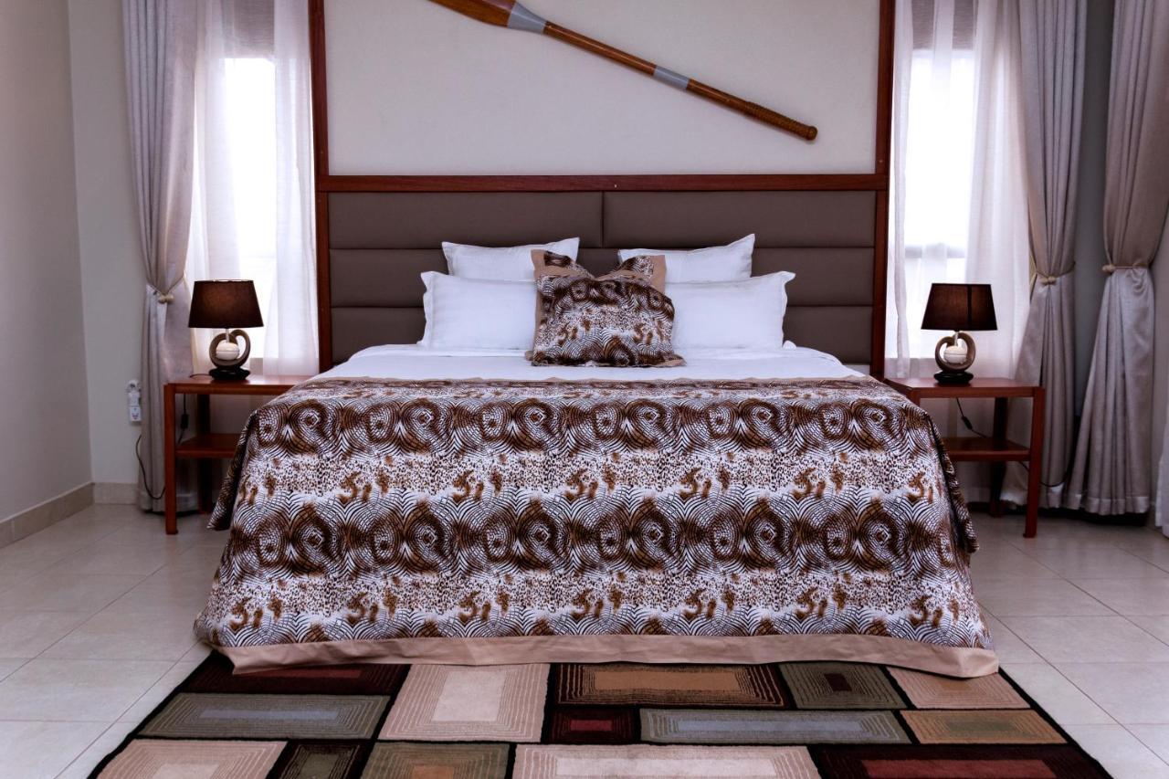 Akasu Bed And Breakfast Kampala Bagian luar foto