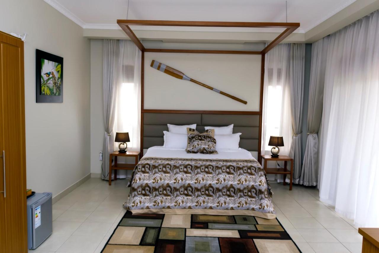 Akasu Bed And Breakfast Kampala Bagian luar foto